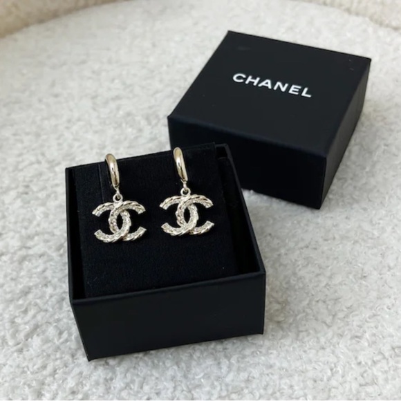 CHANEL earrings - Picture 5 of 5